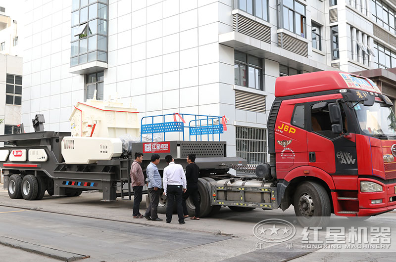 小型建筑垃圾粉碎機設(shè)備準備發(fā)貨